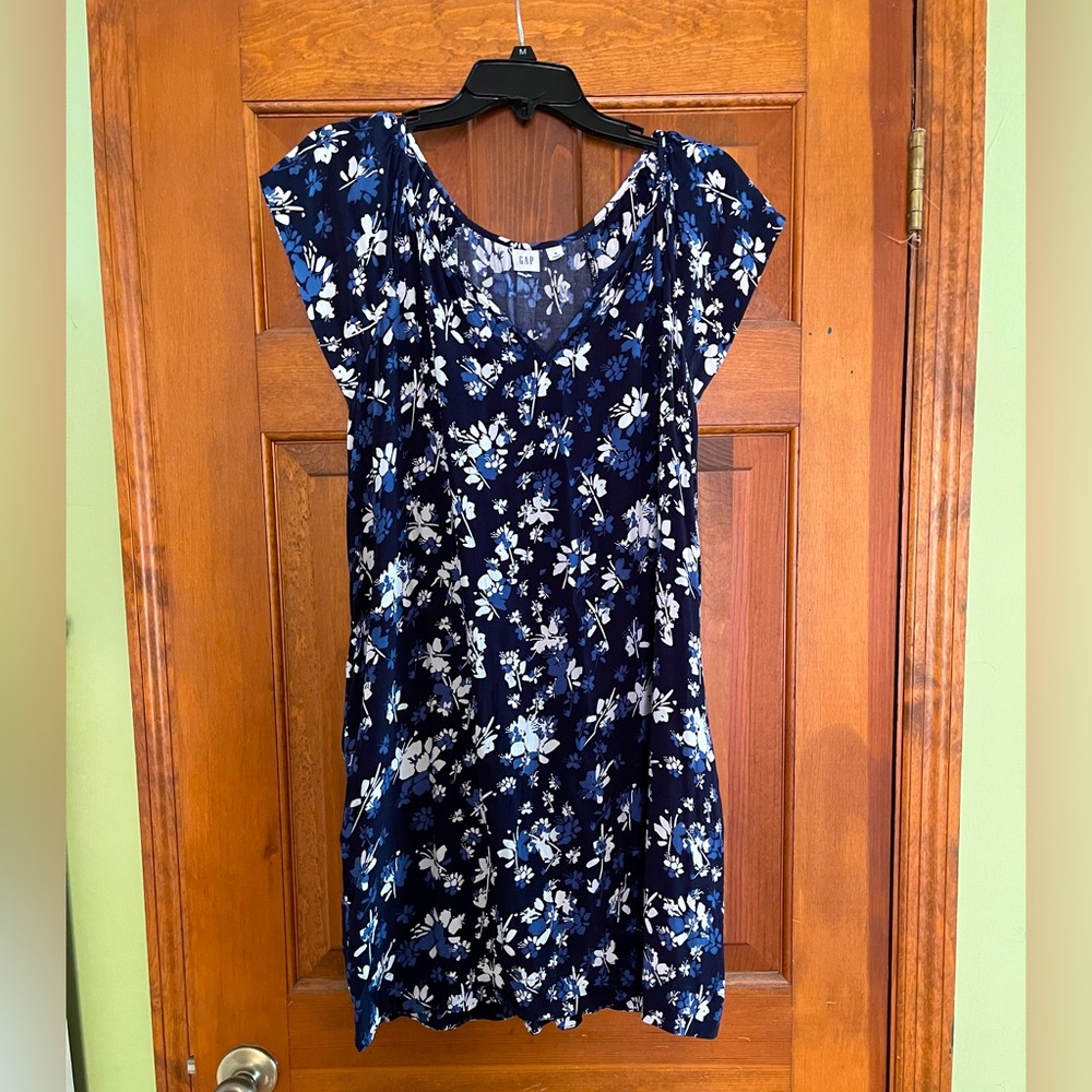 GAP shift dress. Size M.
